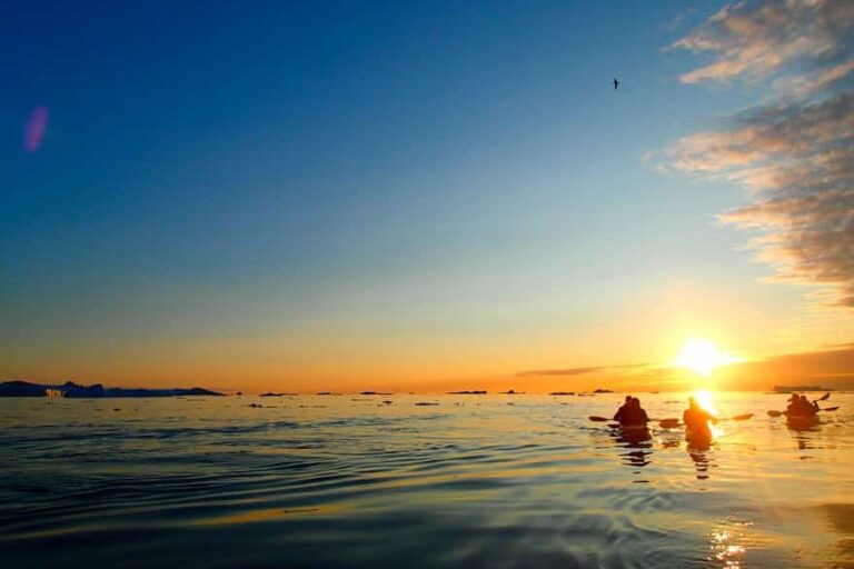 Kayaking tour from Tasiilaq | East Greenland - Image 3