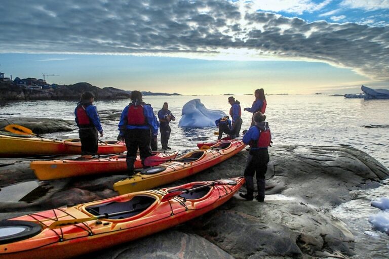 Kayaking tour from Tasiilaq | East Greenland - Image 7