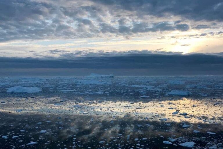 Open boat Midnight Cruise To Ilulissat Icefjord | Ilulissat | Disko Bay - Image 3