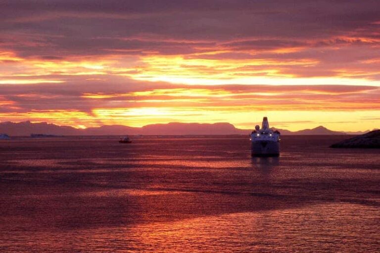 Open boat Midnight Cruise To Ilulissat Icefjord | Ilulissat | Disko Bay - Image 6