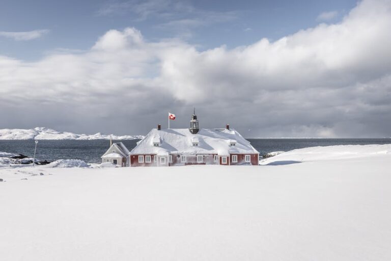 Northern Lights Tour | 3-Day Vacation Package | Nuuk | Greenland - Image 9