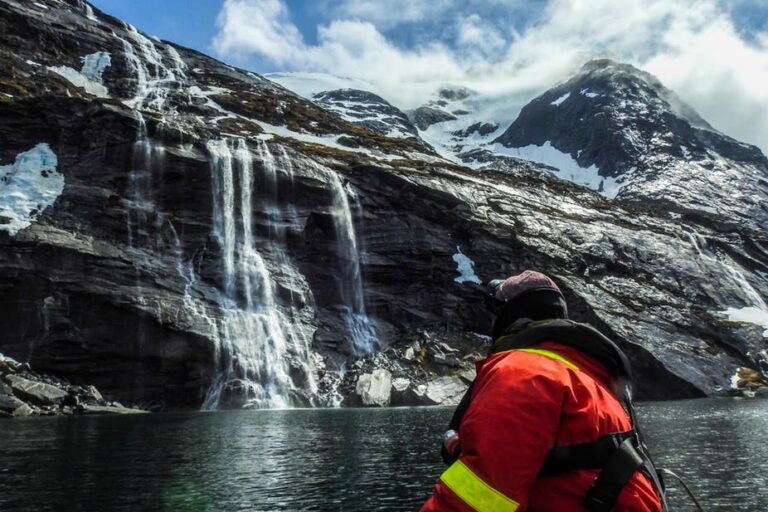 Pay By The Hour | Power Boat I Nuuk - Image 4