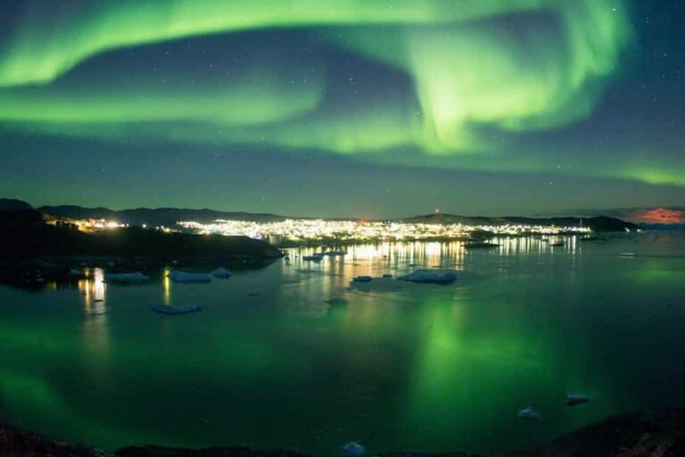 Snowshoe in the Northern Night | Ilulissat | Disko Bay - Image 2