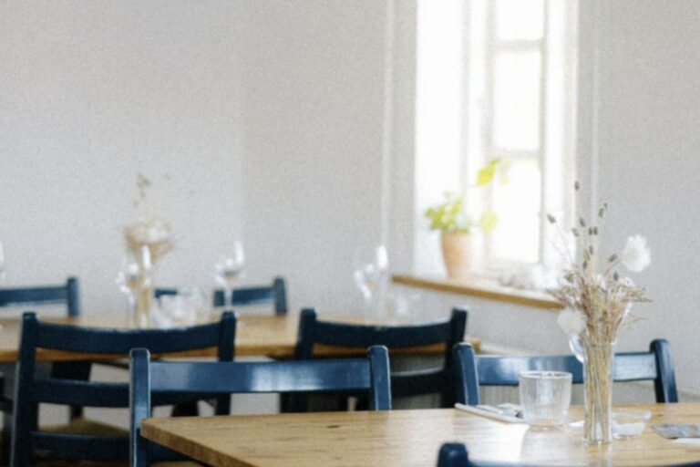 Snowshoe hike and restaurant H8 | Oqaatsut | Disko Bay - Image 2