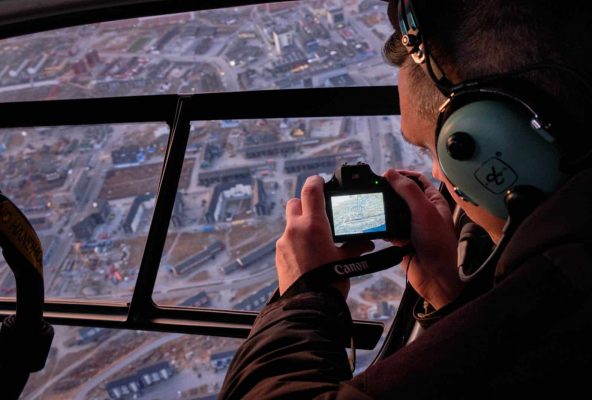 Helicopter-summit-flight-in-nuuk-guide-to-greenland-10 Helicopter-summit-flight-in-nuuk-guide-to-greenland-10