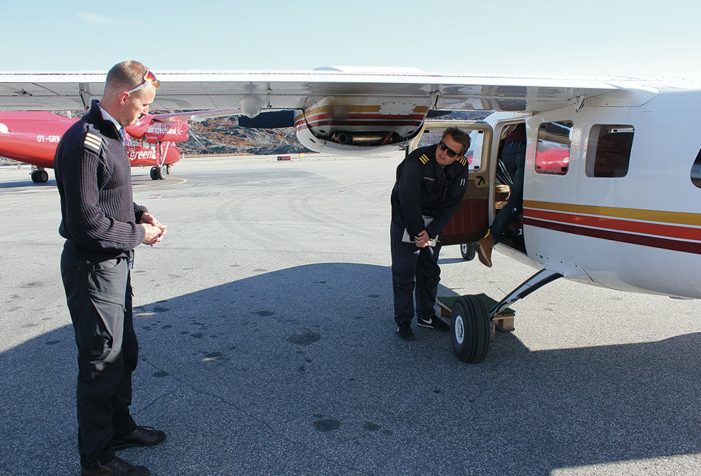 Preparation-for-flight-seeing-tour-Guide-to-Greenland-jpg Preparation-for-flight-seeing-tour-Guide-to-Greenland-jpg